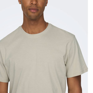 Camiseta de cuello redondo para hombre con hombros descubiertos de Color personalizado de alta calidad para hombre y mujer, camisetas para adultos con bordado personalizado de Fruit of the Loom - Product Image 5