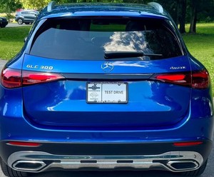 2024 mercede-S-BEN-Z GLC 300 4MATIC เบาะหนังแพ็คเกจเทคโนโลยีการเริ่มต้นระยะไกลความช่วยเหลือคนขับแพคเกจพรีเมี่ยม