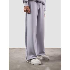 Sudadera Lila, Tejido Transpirable, Cómoda y Elegante - Product Image 3