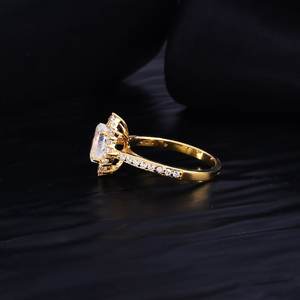 Anillo de Compromiso y Boda de Plata de Ley 925 con Baño de Oro de 18K y Circonita Ovalada con Piedra Lunar Arcoíris, Joyería Fina para Venta al por Mayor - Product Image 2