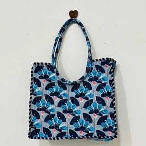 Bolsa de Mano Reversible de Color Sólido, Hermosa Bolsa de Compras de Algodón Acolchado de Diseño Indio, Popular en Verano, con Cierre Abierto - Product Image 1