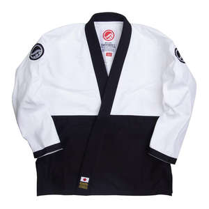 Uniforme de karaté WKF Gis Kimono pour enfants adultes enfants avec logo personnalisé d'usine en gros fabriqué au Pakistan 2024 - Product Image 5