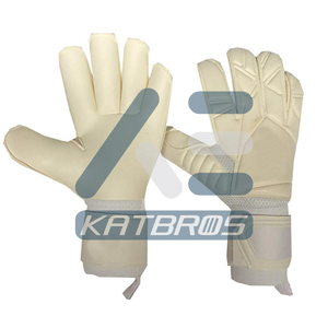 ถุงมือผู้รักษาประตูฟุตบอล Strong Block พร้อมแผ่นยางลาเท็กซ์ที่ยืดหยุ่น ช่วยเพิ่มการยึดเกาะและเพิ่มประสิทธิภาพการเล่นอย่างมั่นใจ อุปกรณ์ถุงมือฟุตบอล - Product Image 4