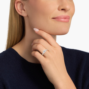 LUXE Beauty 10K แหวนหมั้นสีทองคลาสสิกสำหรับเจ้าหญิงหินสามชั้นสำหรับงานแต่งงานครบรอบปาร์ตี้ของขวัญสำหรับผู้หญิง - Product Image 3