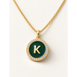 Collier avec pendentif en émail en forme de pièce de monnaie avec initiale - Product Image 1