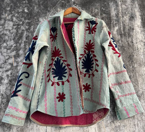 เสื้อแจ็คเก็ตคันธาซูซานีวินเทจแท้ – เสื้อแจ็คเก็ตผ้าฝ้ายเย็บมือพร้อมลายปักดอกไม้สีสันสดใส - Product Image 2