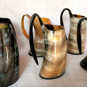 Auténtica Taza Vikinga Ecológica de Cuerno de Búfalo Hecha a Mano, Grado Alimenticio, Estilo Medieval, Religiosa, Feng Shui, Taza de Cerveza con Diseño Animal - Product Image 1