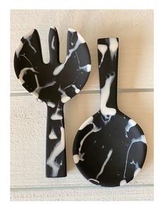 Ensemble de cuillère et de fourchette à salade en résine artisanale moderne, vaisselle de fête haut de gamme avec long manche, écologique et lavable au lave-vaisselle - Product Image 1