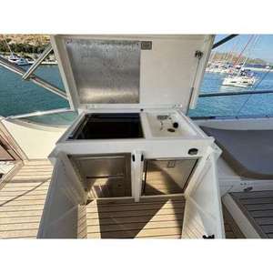 Fairline Squadron 65 Cabin Cruisers Embarcaciones de Lujo Premium para una Experiencia Óptima en el Agua - Product Image 6