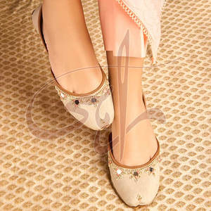 Unique <b>Design</b> Low MOQ Women Khussa Solid Color Custom Made Anti-Slippery High Quality Lightweight - Product Image 3