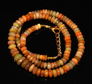 34,6 ct. Welo Fire Collier de perles en opale éthiopienne avec pierres