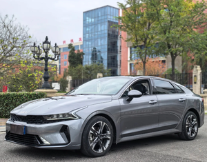 Nuevo KLa K5 Modelo 2025 2.0T Sedán Flagship de 4 Puertas y 5 Asientos, Vehículo Mediano de Gasolina con Tracción Delantera y R19, Alta Velocidad - Product Image 4