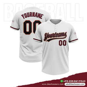 Deesha porte un maillot à deux boutons sur mesure, vêtements de sport respirants pour baseball et softball, antibactériens, à séchage rapide, évacuation de l'humidité - Product Image 4