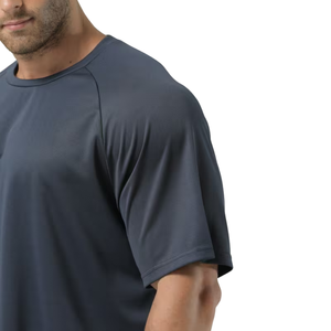 T-shirt ample bleu foncé pour homme, t-shirt sportif uni à col rond et manches raglan, design personnalisé, polyester et coton, vente en gros - Product Image 3