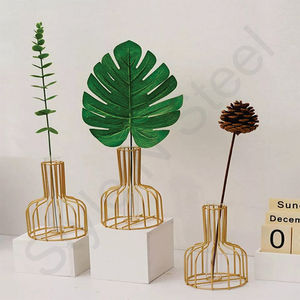 Ensemble de pots de fleurs martelés de qualité supérieure avec un support de support de couleur or au design classique élégant pour un usage quotidien, un restaurant et une maison - Product Image 1