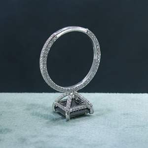 Anillo de compromiso de Halo oculto de corte redondo y princesa negra para mujer - Product Image 4