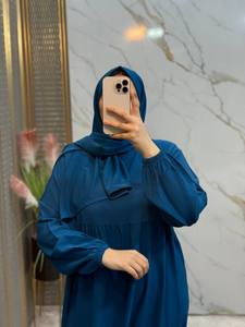 Robe Abaya de Prière pour Femmes Musulmanes en Tissu Crêpe, Robe Longue Islamique Modeste à Manches Longues, Maxi Robe avec Foulard Hijab, Col Montant, Coupe Ample, Élégante Style Dubaï - Product Image 1
