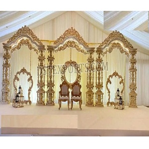 Decoración de Boda Tradicional Asiática de Última Tendencia: Diseño de Escenario de Madera para Bodas en Australia, Inspirado en el Sur de la India - Product Image 1