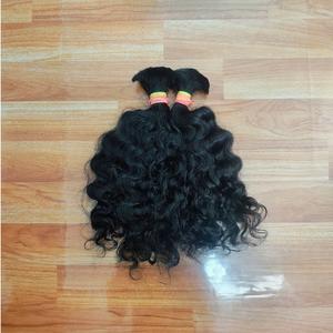 Fournisseur en gros de cheveux bouclés indiens, cheveux humains en vrac, installation facile, aspect naturel, disponible à prix réduit - Product Image 4