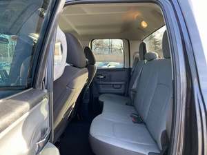 Camioneta RAMM 1500 Classic SLT RWD 2024 Usada en Excelentes Condiciones - Product Image 4