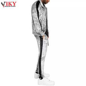 Vêtements de sport pour hommes, survêtement en velours de qualité supérieure avec différents styles uniques pour hommes de VIKY INDUSTRIES - Product Image 2