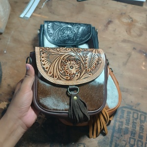 กระเป๋าหนังวัวขนาดเล็กกระเป๋าสะพายข้างสไตล์ตะวันตก - Product Image 2
