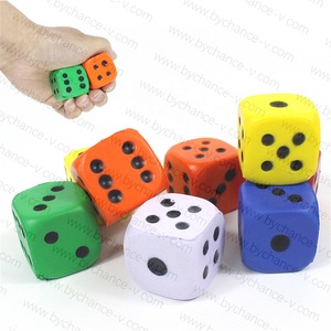 Dados de espuma divertidos para apretar, juguete preescolar, dados grandes suaves, ranura de <span class=keywords><strong>casino</strong></span>, regalos creativos con llavero para favores de fiesta baratos - Product Image 1