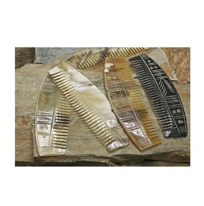 Peigne en corne naturelle outil fait main durable écologique fabriqué à partir de corne finition polie parfait pour le toilettage de la barbe et le soin des cheveux - Product Image 4