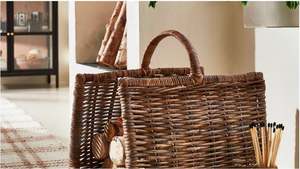 Vente directe d'usine Rack à bûches en rotin en matériau tissé Forme personnalisée Parfait pour les solutions de stockage de bûches de bois de chauffage - Product Image 4