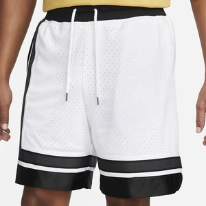 Short de basket-ball sportif personnalisé et élégant avec poche zippée pour hommes 100% toile de polyester Design en maille à taille moyenne Séchage rapide Respirant - Product Image 2