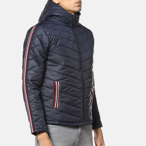 Veste matelassée en nylon à capuche décontractée pour homme, rouge et noir, sur mesure, chaude pour l'hiver 2025, rembourrage en coton de haute qualité, vente en gros - Product Image 2