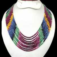Collier de perles facettées en pierres précieuses naturelles (rubis, émeraudes, saphirs) multicolores pour la fabrication de bijoux, vente en gros, collection arc-en-ciel 2026