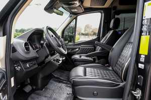 Fourgonnette de luxe personnalisée Mercedes-Benz Sprinter 3500XD d'occasion 2025 - Product Image 3