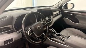 2023 T-oyota Highlander Limited AWD - Product Image 3