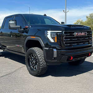 Estado como nuevo 2024 G M C Sie RRA 2500HD AT4 Dura-max Turbodiesel V8, 4WD - Product Image 1