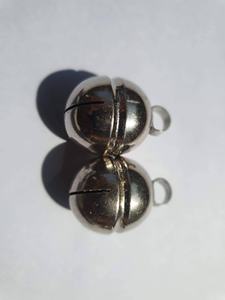 Clochettes de fauconnerie à double tonalité en laiton et argent de Lahori, fabriquées à la main au Pakistan - Product Image 5