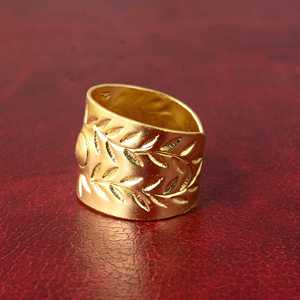 Bague plaquée or au design tendance, bijoux en laiton floral bohème pour femme, feuilles plaquées or 18 carats, large bande, design ethnique, vente en gros/OEM - Product Image 4