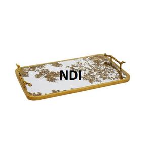 Diseño atractivo Acabado dorado Decoración de la Mesa de la cena Bandeja de servicio Venta caliente Servidor de alimentos de alta calidad Bandeja de metal - Product Image 1