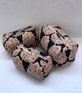 Neceser elegante negro de algodón acolchado hecho a mano, estuche organizador de viaje con cremallera ecológico grande, juego de almacenamiento de maquillaje impermeable - Product Image 3