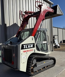 Entrega Rápida Disponible en Tractor Agrícola Usado de Alta Calidad Takeuchi TL6R 4x4 en Excelentes Condiciones - Product Image 2