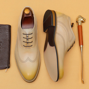 Nouvelles chaussures en cuir brogue pour hommes avec des gravures exquises, chaussures élégantes pour le travail et les occasions décontractées, fabriquées en cuir de vachette de qualité - Product Image 1