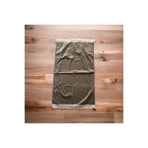 Tappeto da preghiera in velluto semplice con motivi minimali personalizzato - Product Image 1
