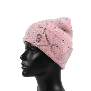 Gorro de Punto Acrílico para Mujer, Color Rosa Suave, con Pedrería y Logotipo Personalizado, Gorro de Moda con Diseño Jacquard - Product Image 3