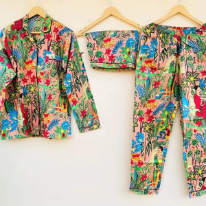 Conjunto de ropa de dormir de algodón de tres piezas para mujer, pantalones largos de primavera y verano con mangas completas, ropa de dormir informal estampada para mujer - Product Image 1