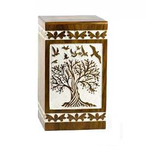 Urna de diseño de árbol y pájaros tallada a mano de madera dentro de color blanco borde hoja cuatro lados - Product Image 1