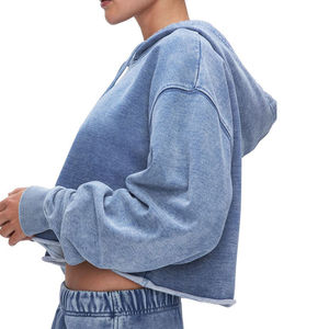 Pull à capuche tendance pour femmes, effet délavé, coupe courte, manches longues tombantes, ourlet coupé, broderie 3D personnalisée - Product Image 4
