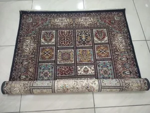 Tapis persan en soie noire brodé à la main le plus vendu pour le salon et la chambre à coucher disponible à un prix abordable - Product Image 5