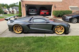 อะลูมิเนียมเกรดอุตสาหกรรมประสิทธิภาพสูง ODM แบบกำหนดเอง รับประกัน 3 ปี รุ่นลิมิเต็ด G35 Vaydor Slingshots รถทัวร์ริ่งสุดหรู - Product Image 3