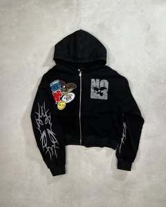 เสื้อฮู้ดดี้ผู้ชายแบบสั่งทำพิเศษ ลายซันเฟด ประดับด้วยคริสตัลทั่วตัว พร้อมงานปักแบบดิสเทรส ผ้าเฟรนช์เทอร์รี่เนื้อหนา ซิปหน้า - Product Image 3