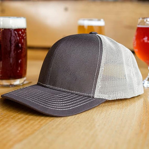 Deportes clásicos al por mayor en blanco último estilo camionero sombreros lisos de alta calidad logotipo bordado personalizado malla Snapback gorras deportivas - Product Image 1